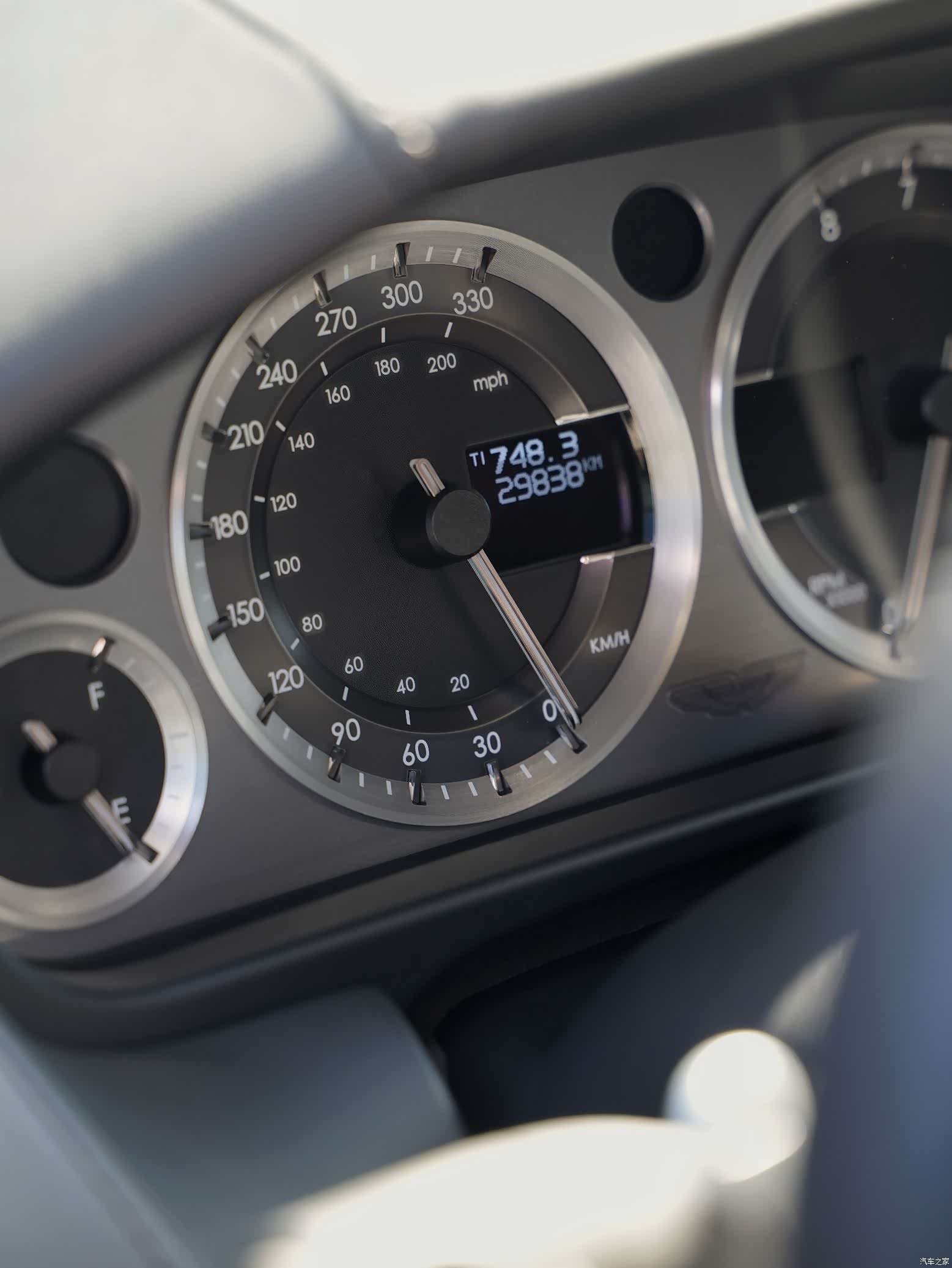 Aston Martin DB9, 2009 18