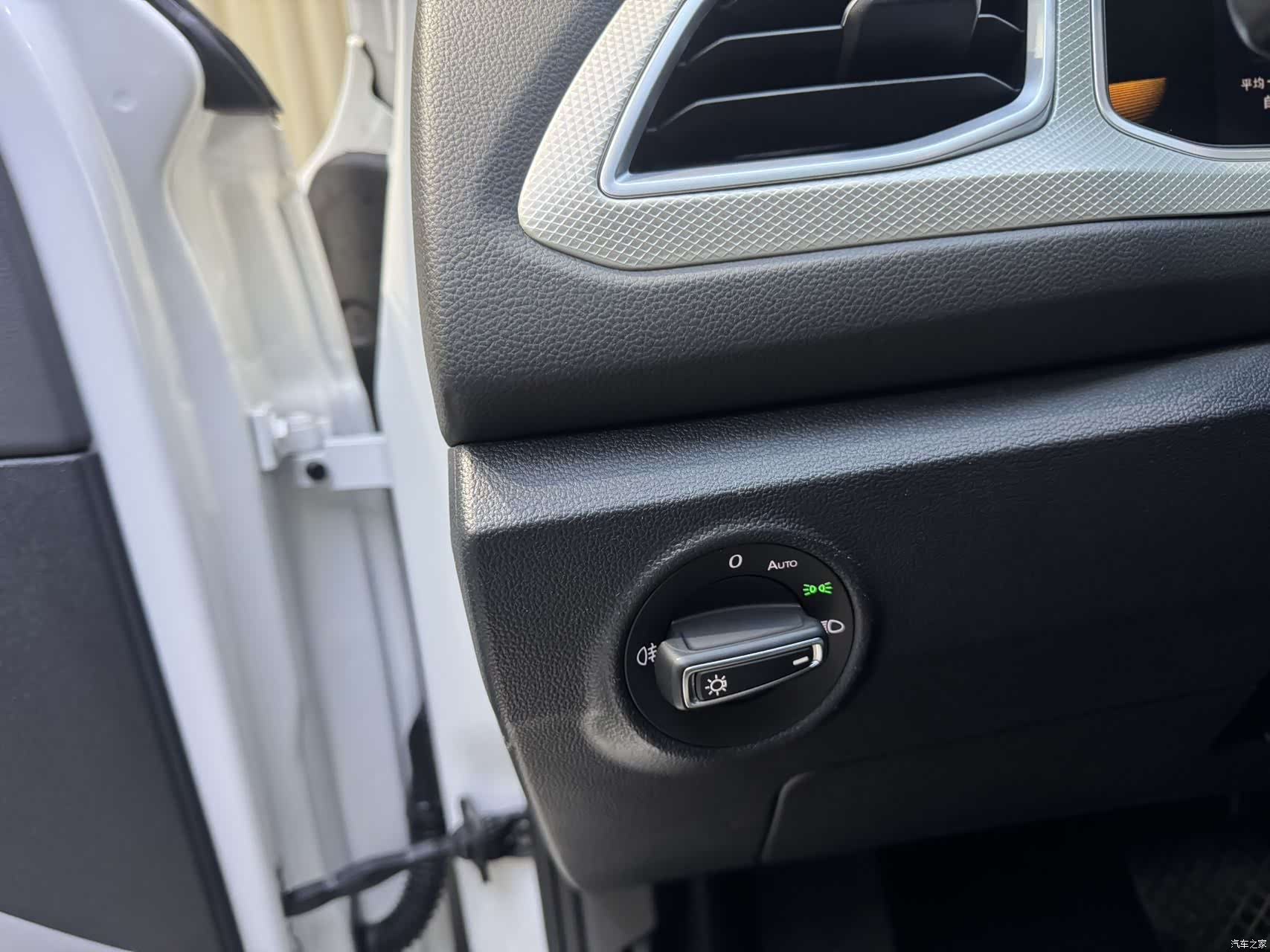 Volkswagen T-ROC, 2023 9