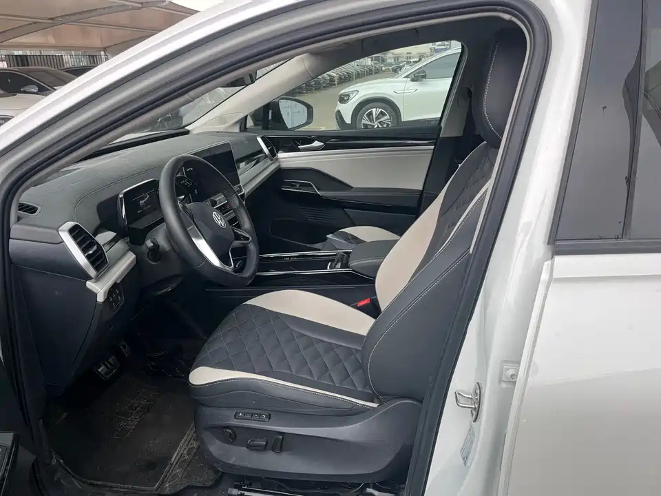 Volkswagen ID.6 CROZZ