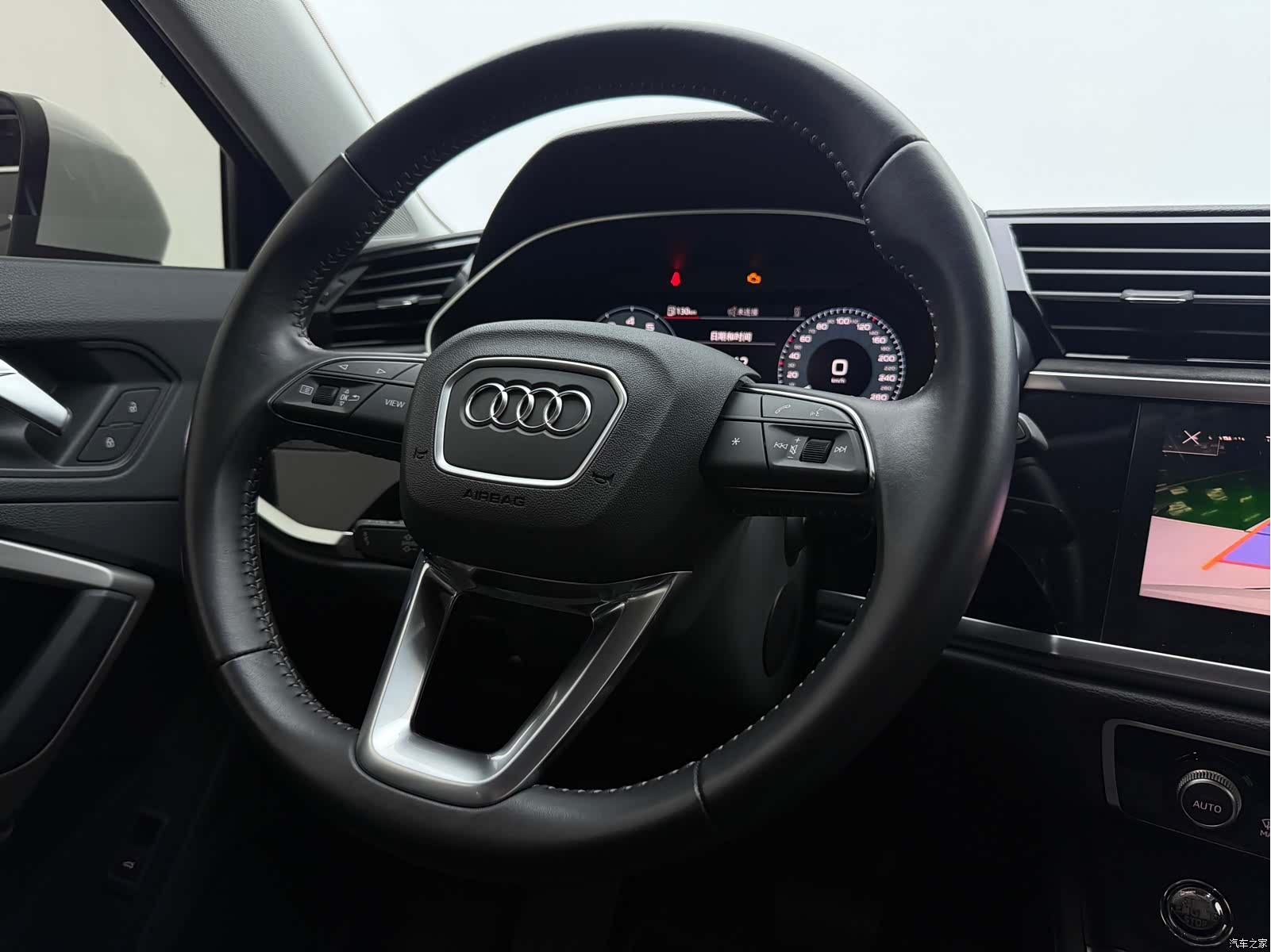 Audi Q3, 2022 11