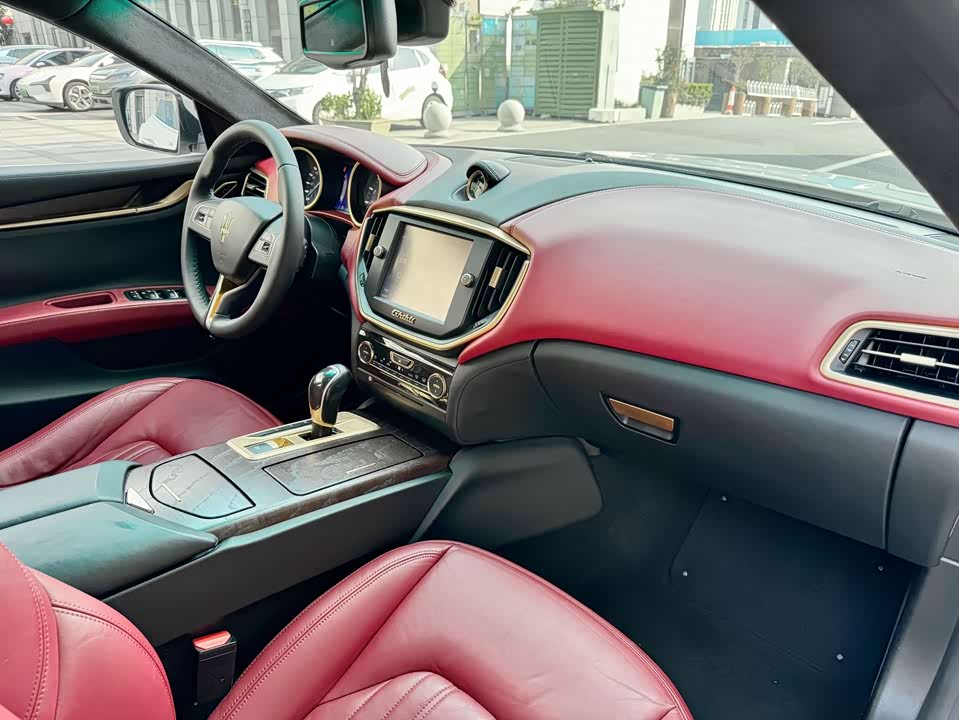 Maserati Ghibli Maserati Ghibli