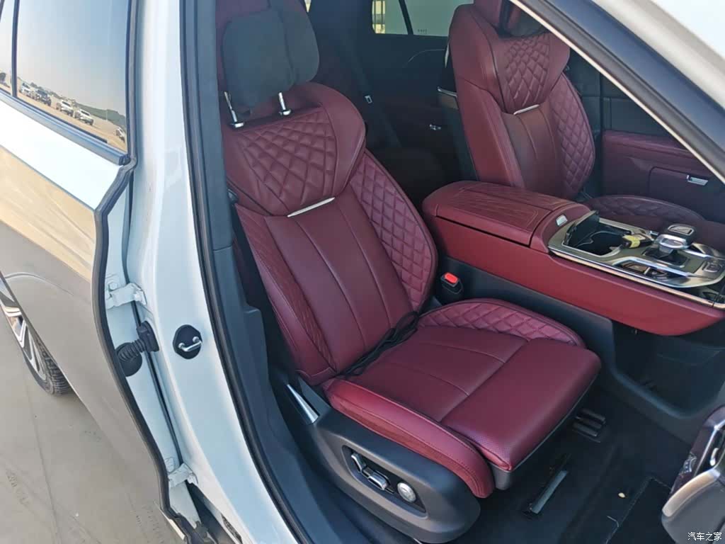 Hongqi E-HS9, 2023 25