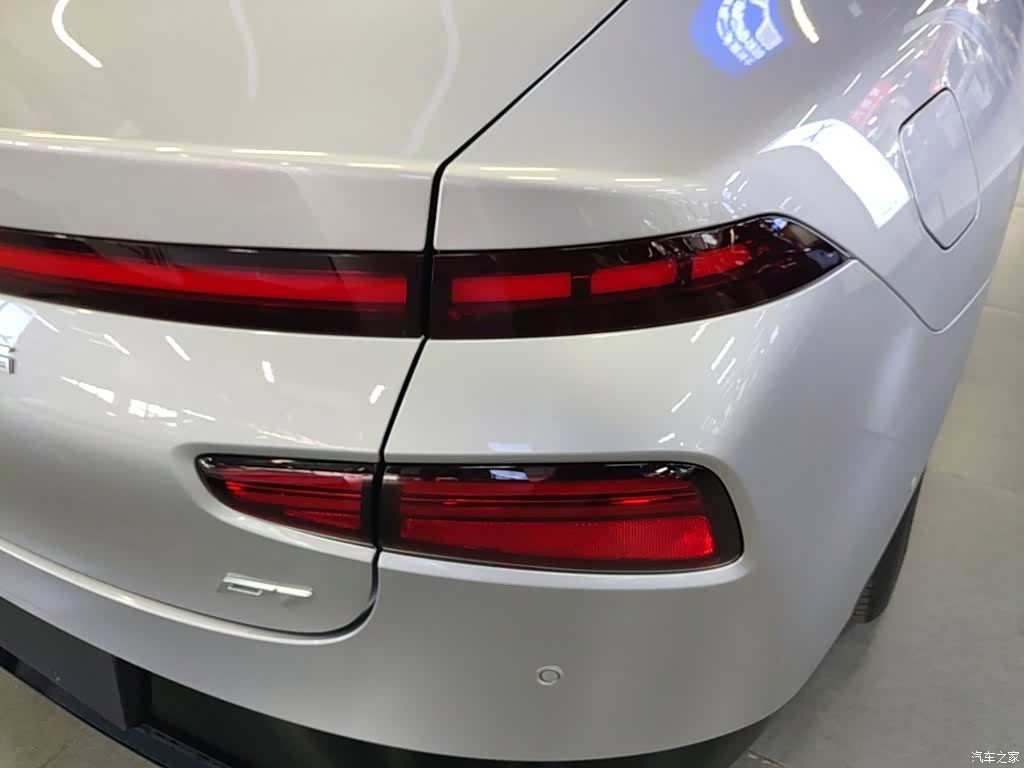 Xpeng P7, 2023 8