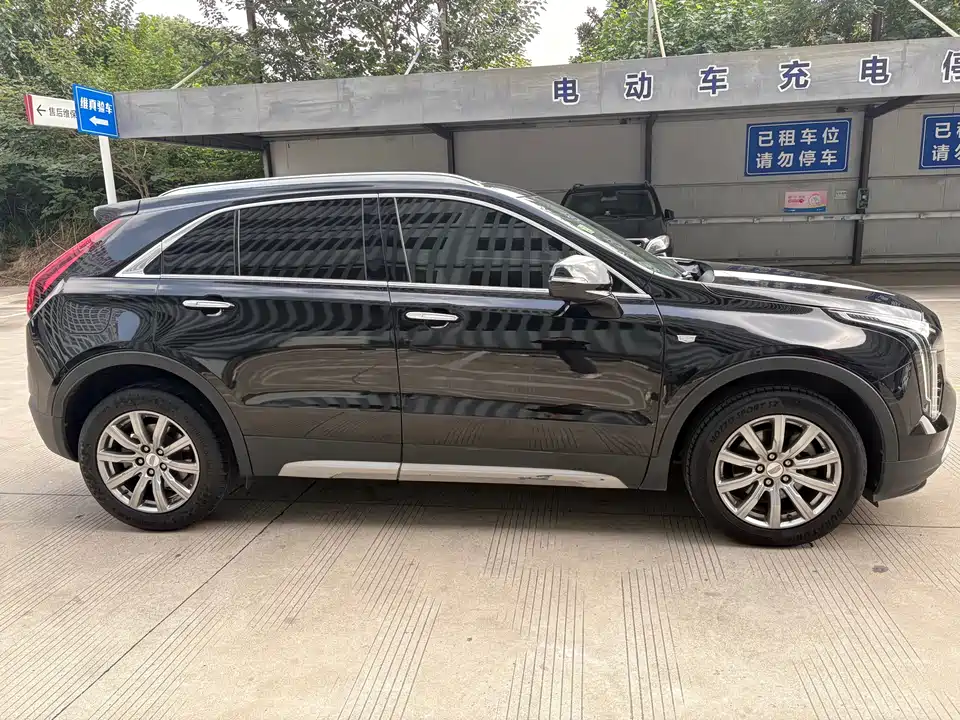 Cadillac XT4
