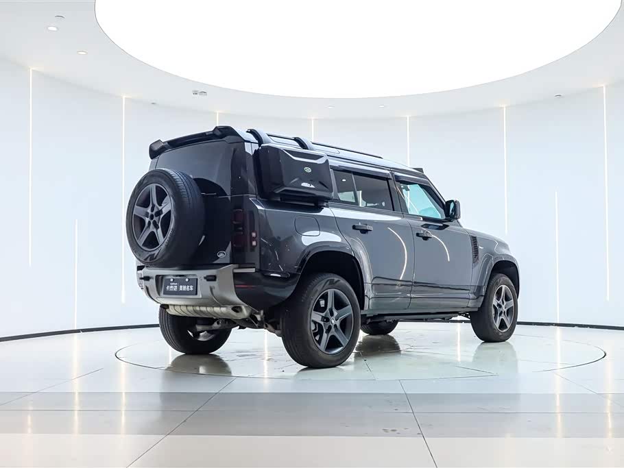 Land Rover guard