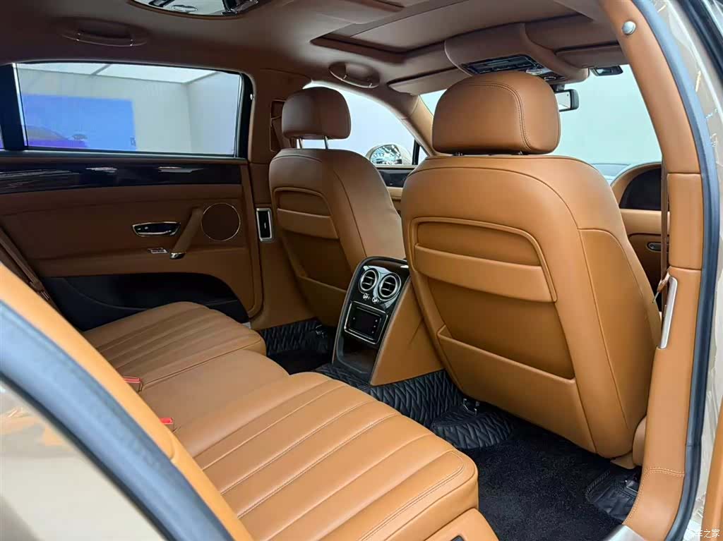 Bentley Flying Spur, 2015 13