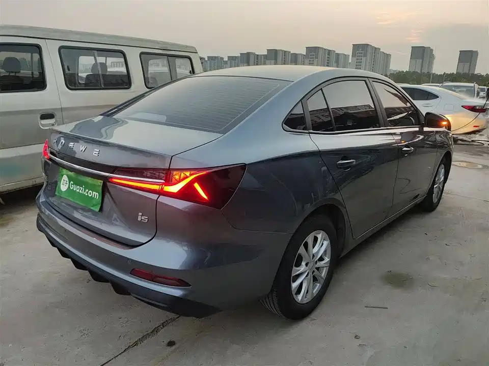 Roewe i5