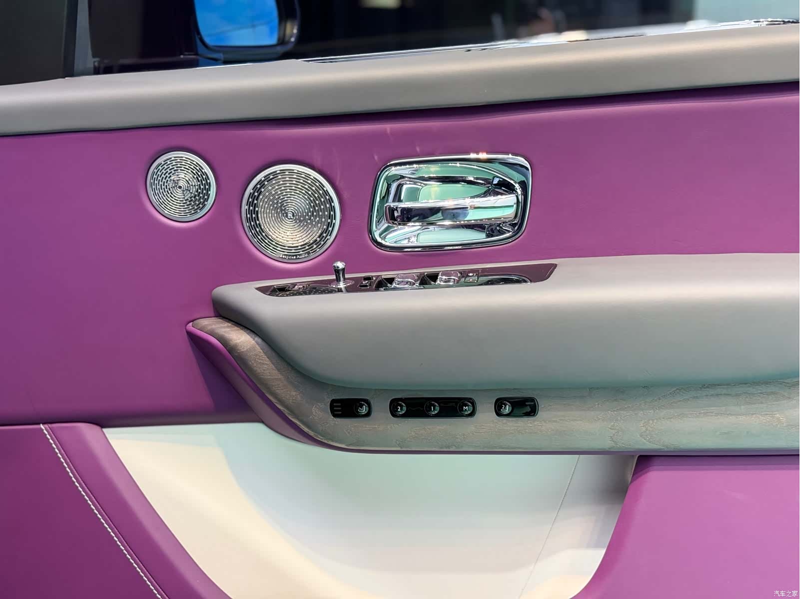 Rolls-Royce Cullinan, 2025 27