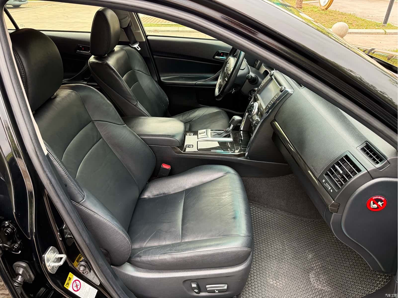 Toyota 2.5V, 2013 15