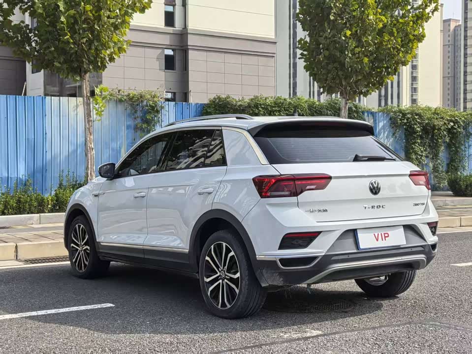 Volkswagen T-ROC exploring Songs