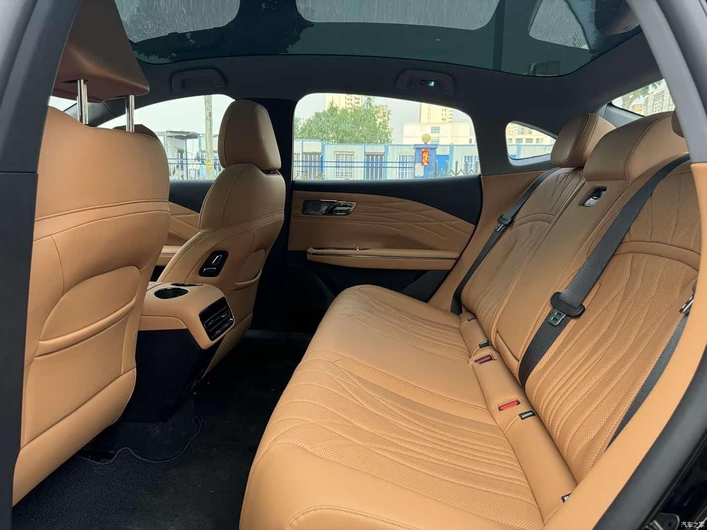 Geely 8, 2025 все фото
