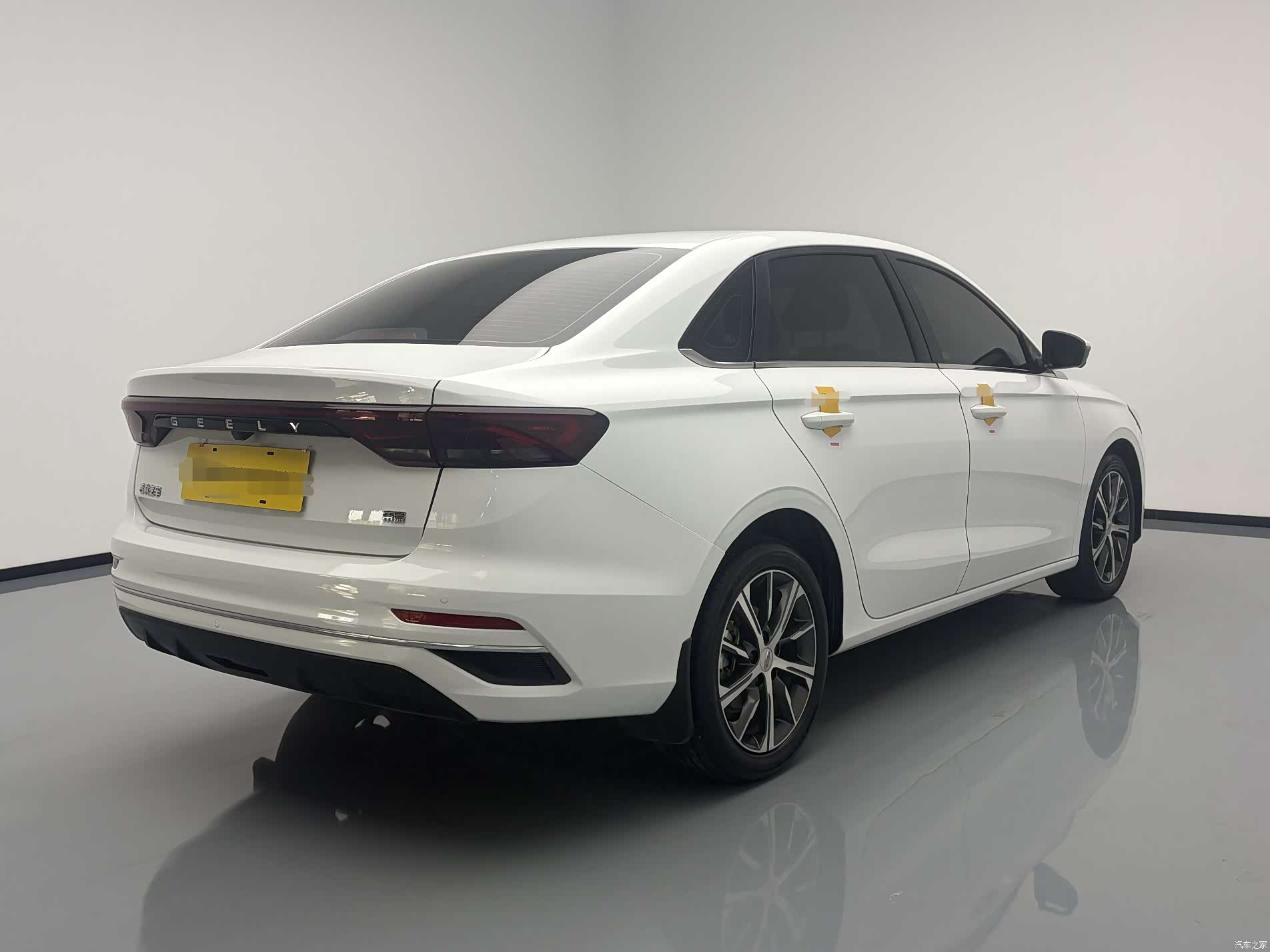 Geely Emgrand, 2023 4