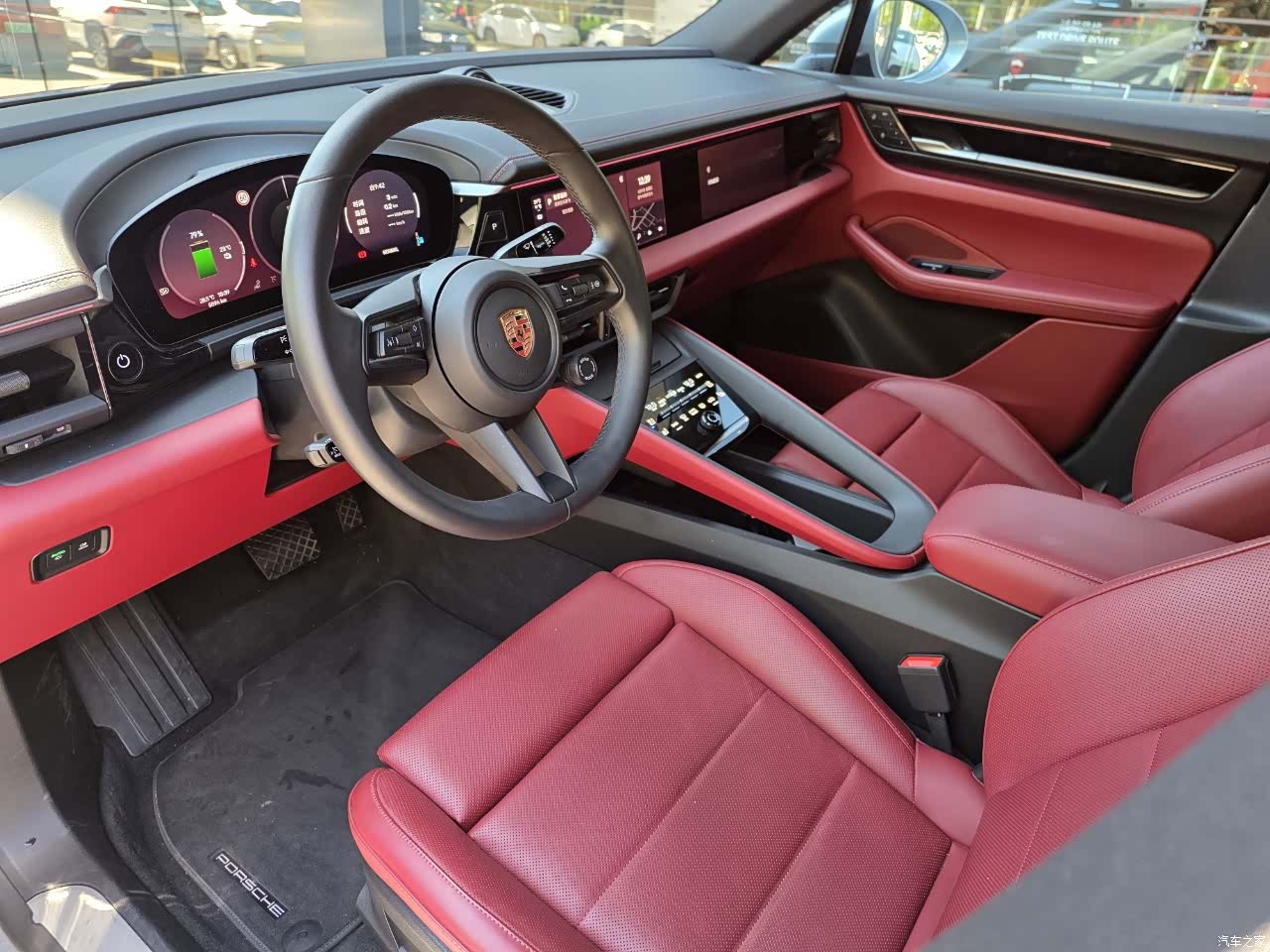 Porsche Macan, 2025 10