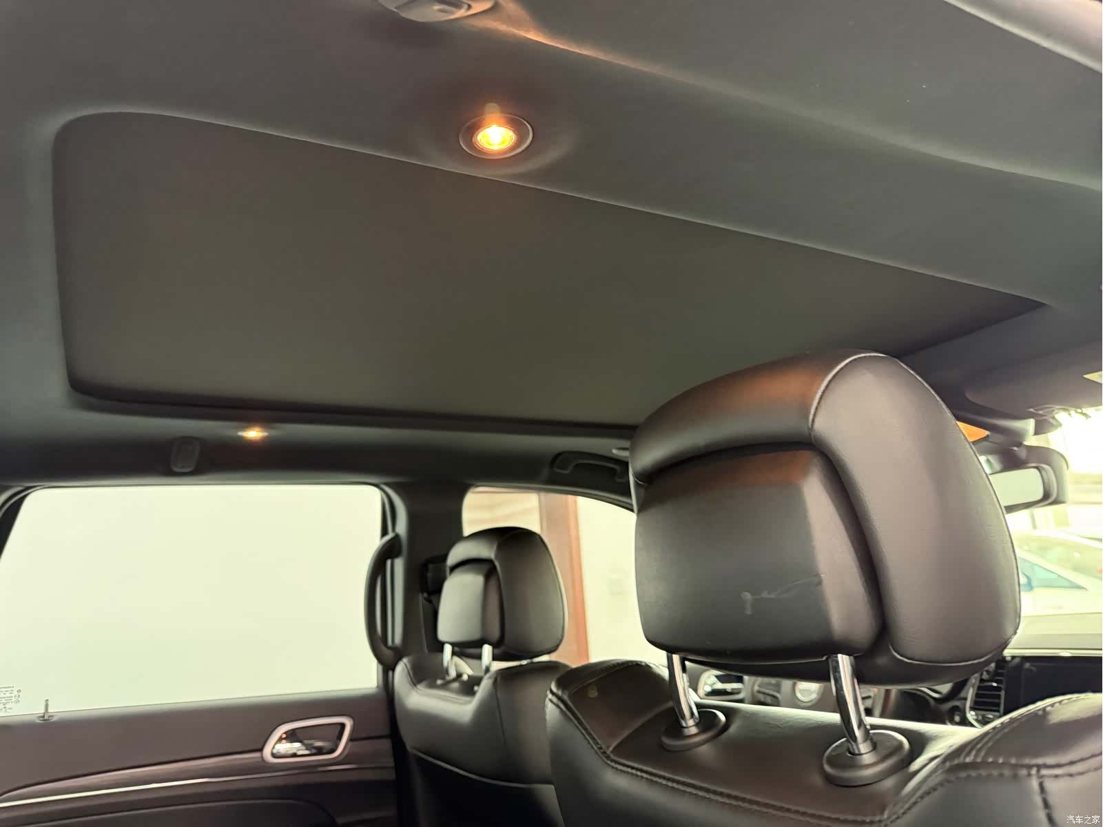 Jeep Grand Cherokee, 2022 11