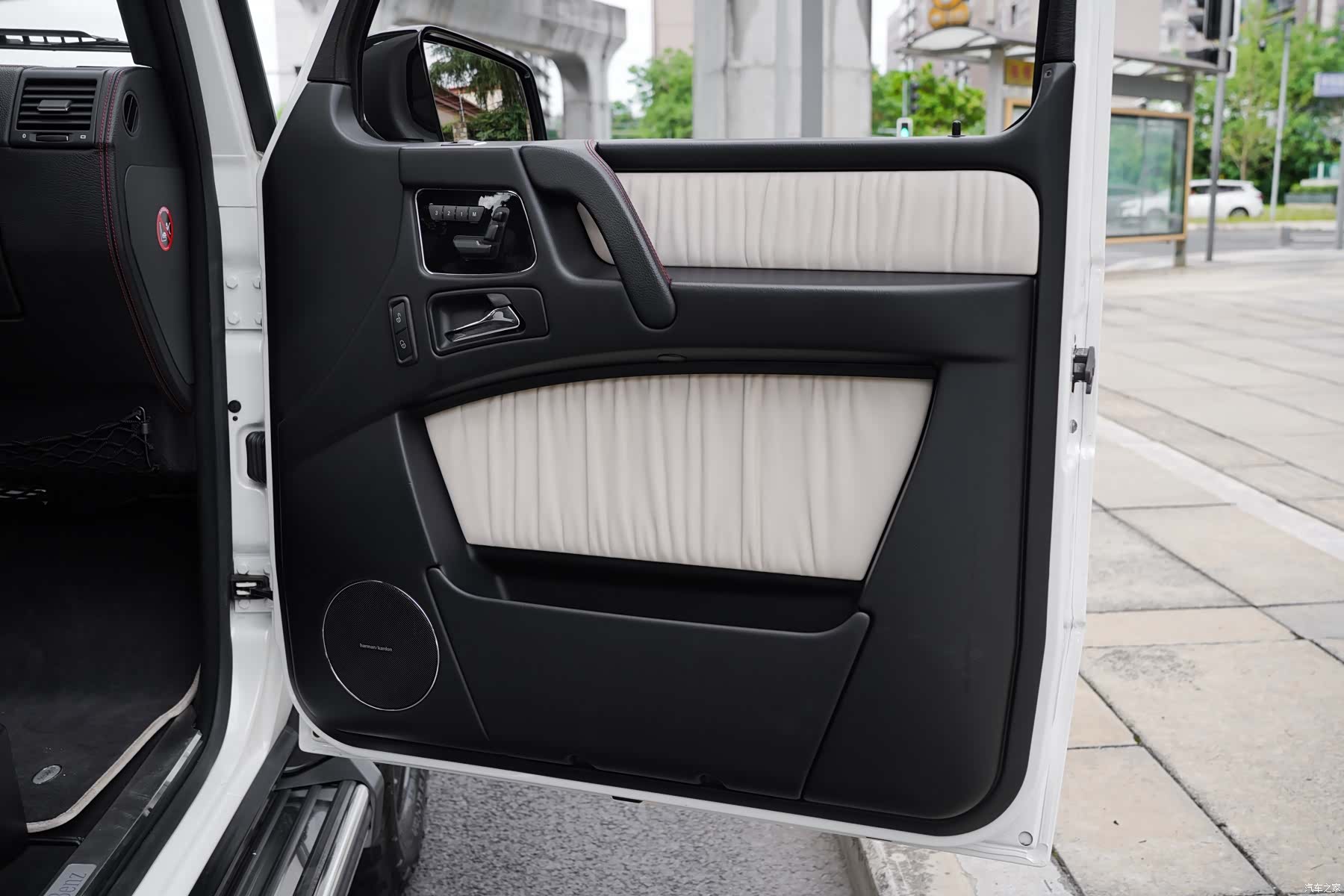 Mercedes-Benz G-Class, 2016 26