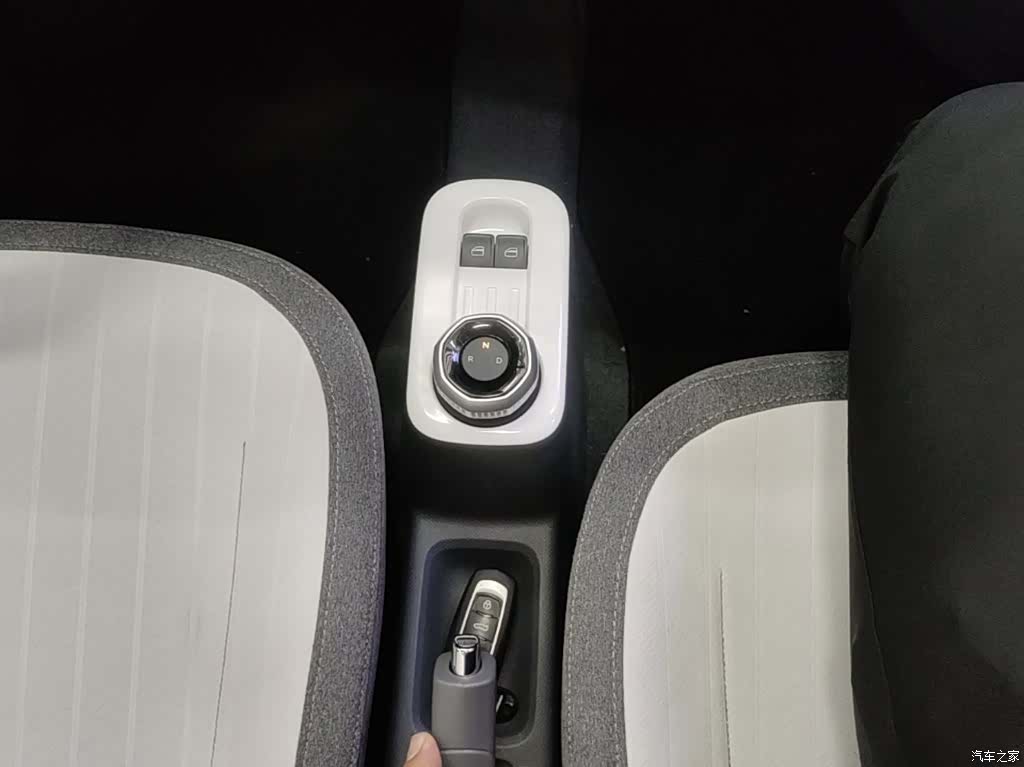 Geely Panda, 2025 14