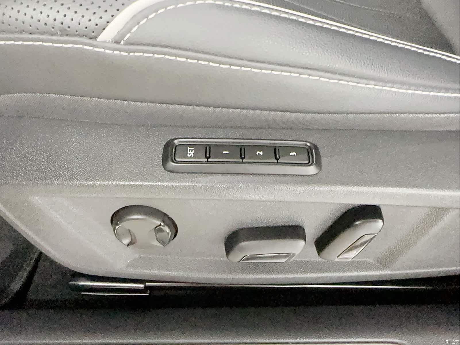 Volkswagen Passat, 2022 13