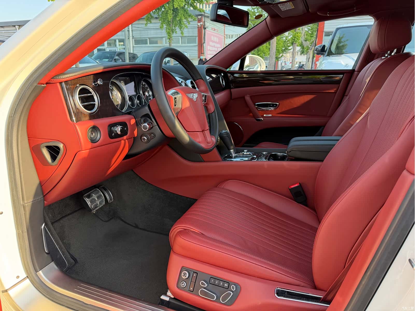 Bentley Flying Spur, 2017 все фото