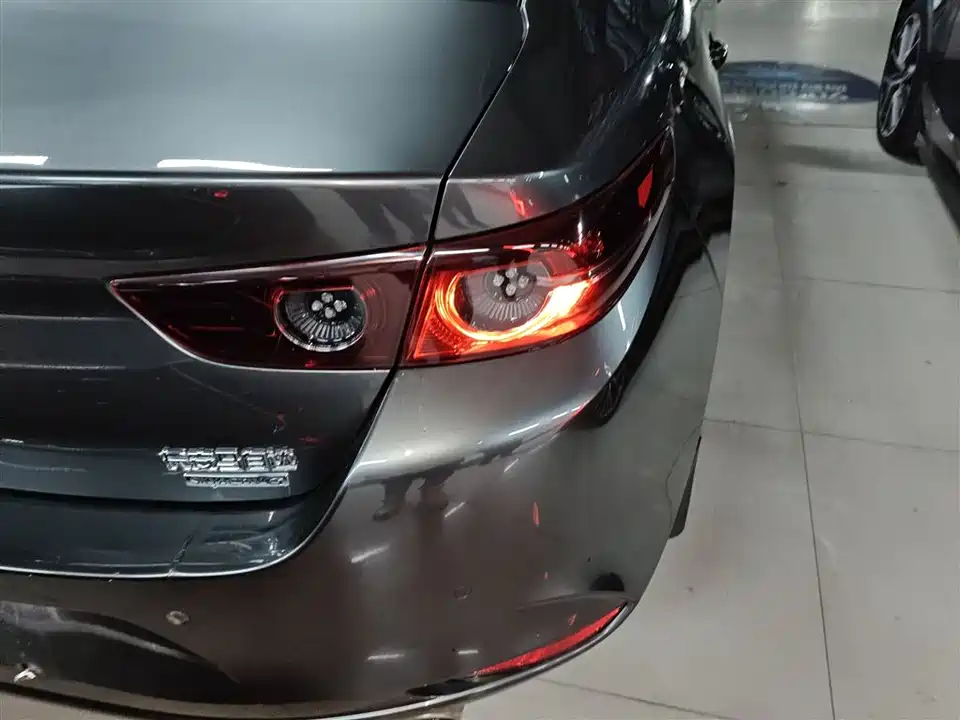 Mazda 3 Angkesaila