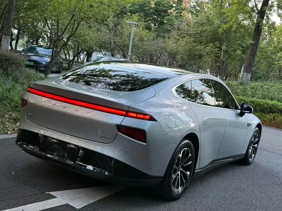 XPENG P7