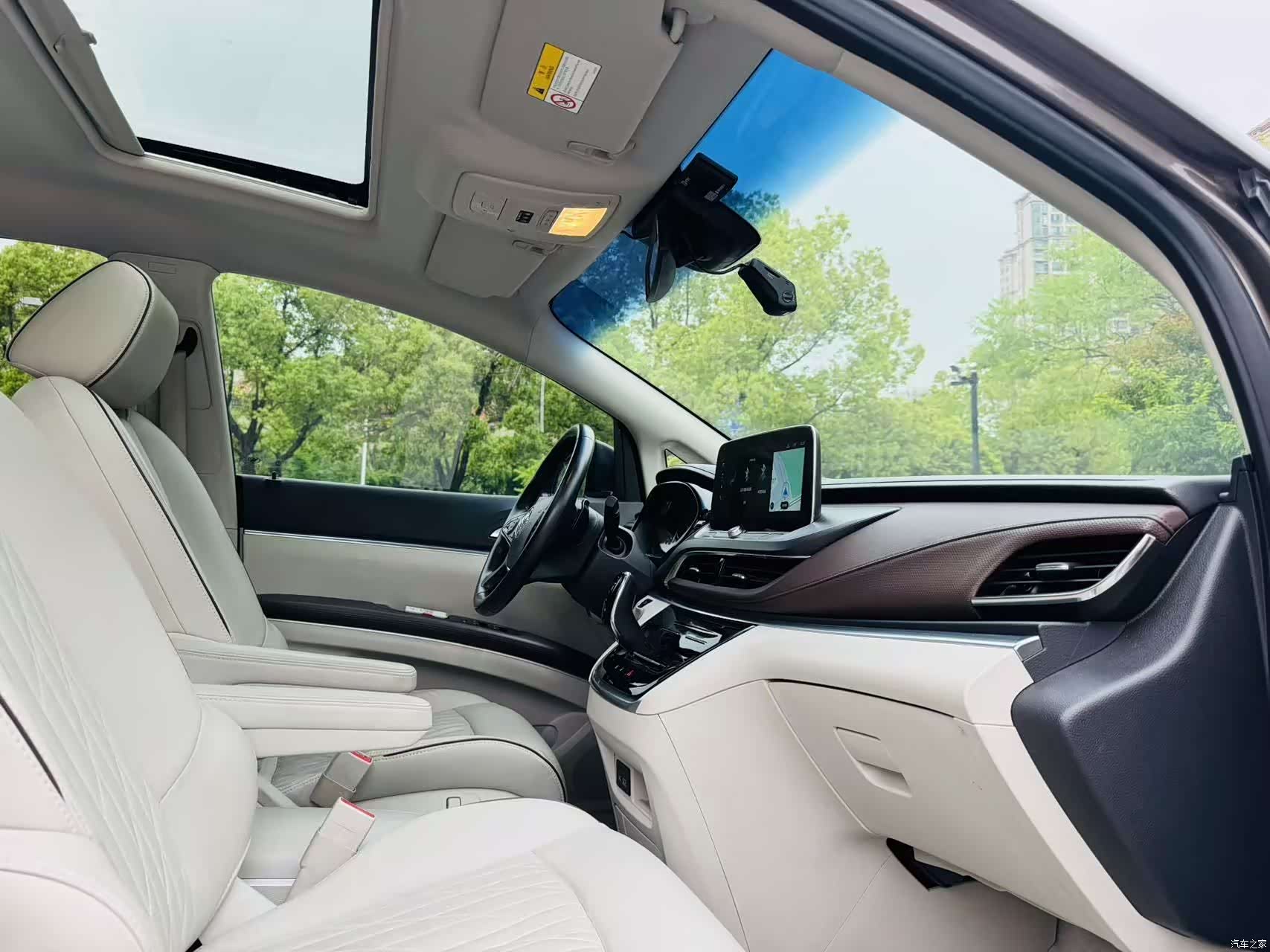 Buick GL8, 2022 8