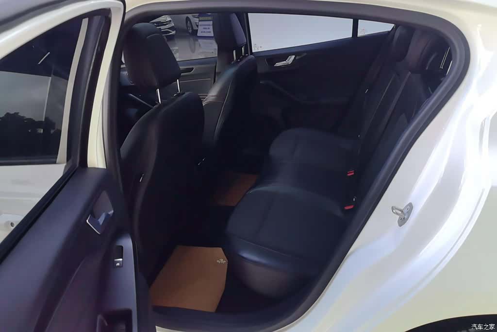Ford Focus, 2020 11