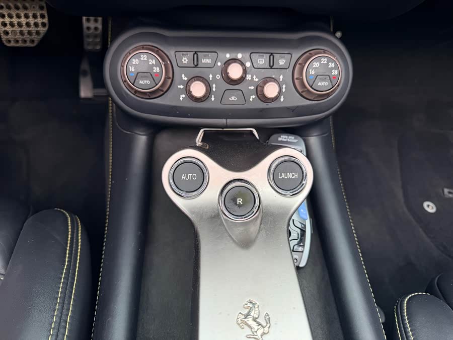 Ferrari California T 2011, фото 17