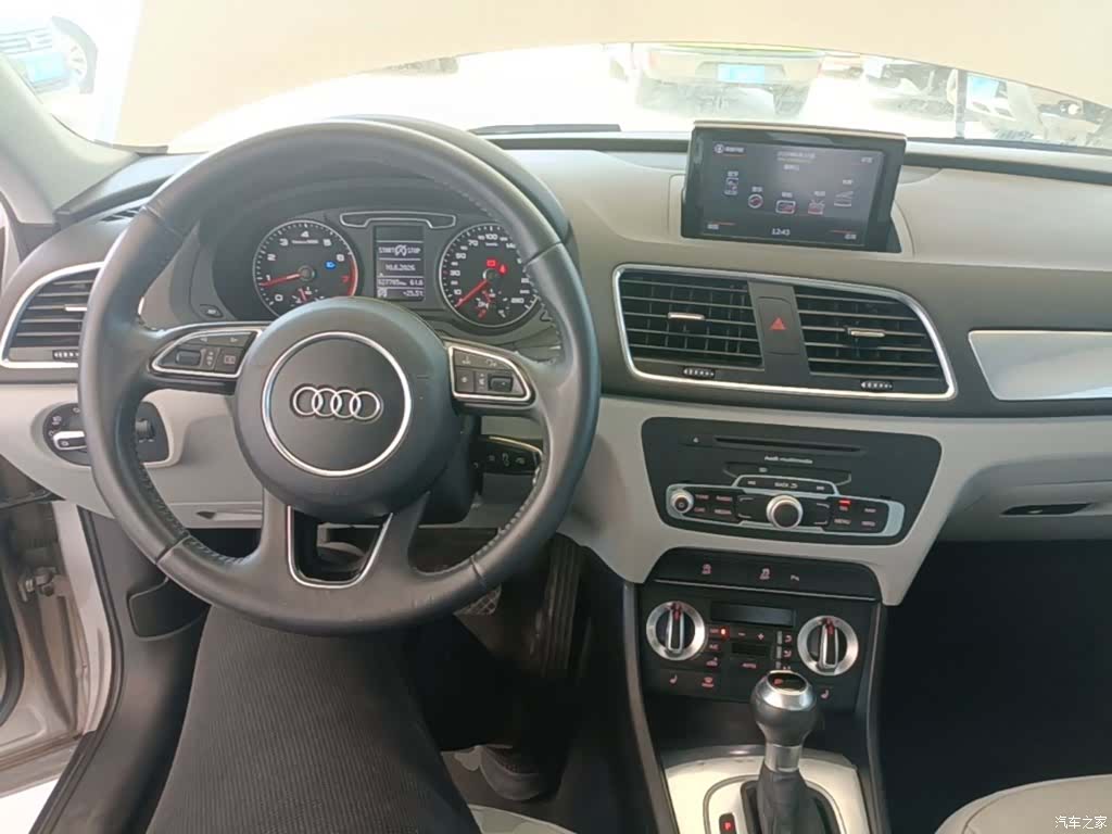 Audi Q3, 2016 10