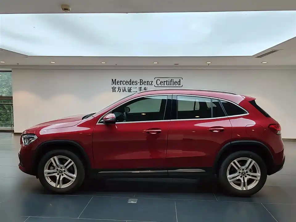 Mercedes-Benz GLA Mercedes-Benz GLA