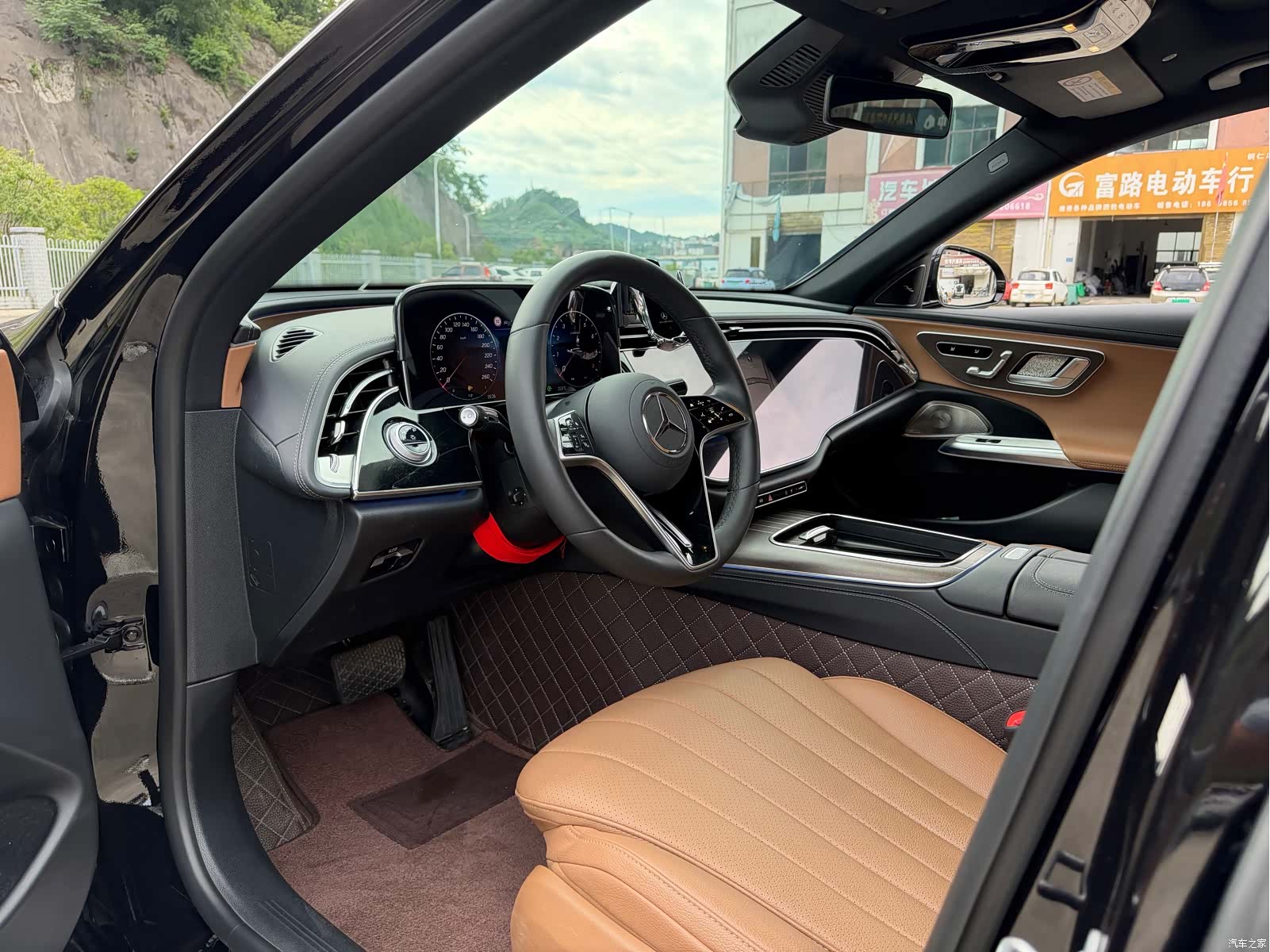 Mercedes-Benz E-Class, 2025 3