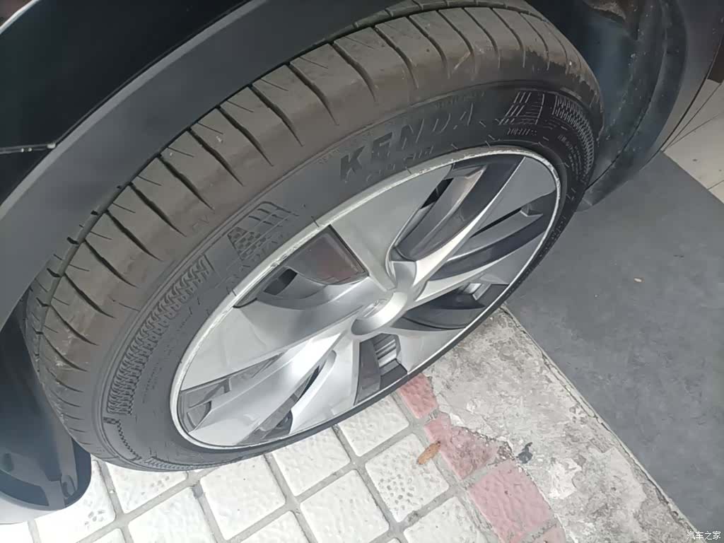Tesla Model Y, 2022 23