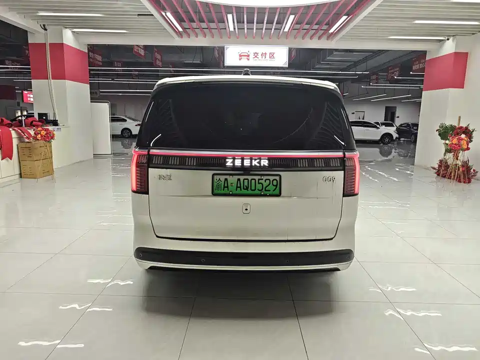Zeekr 009
