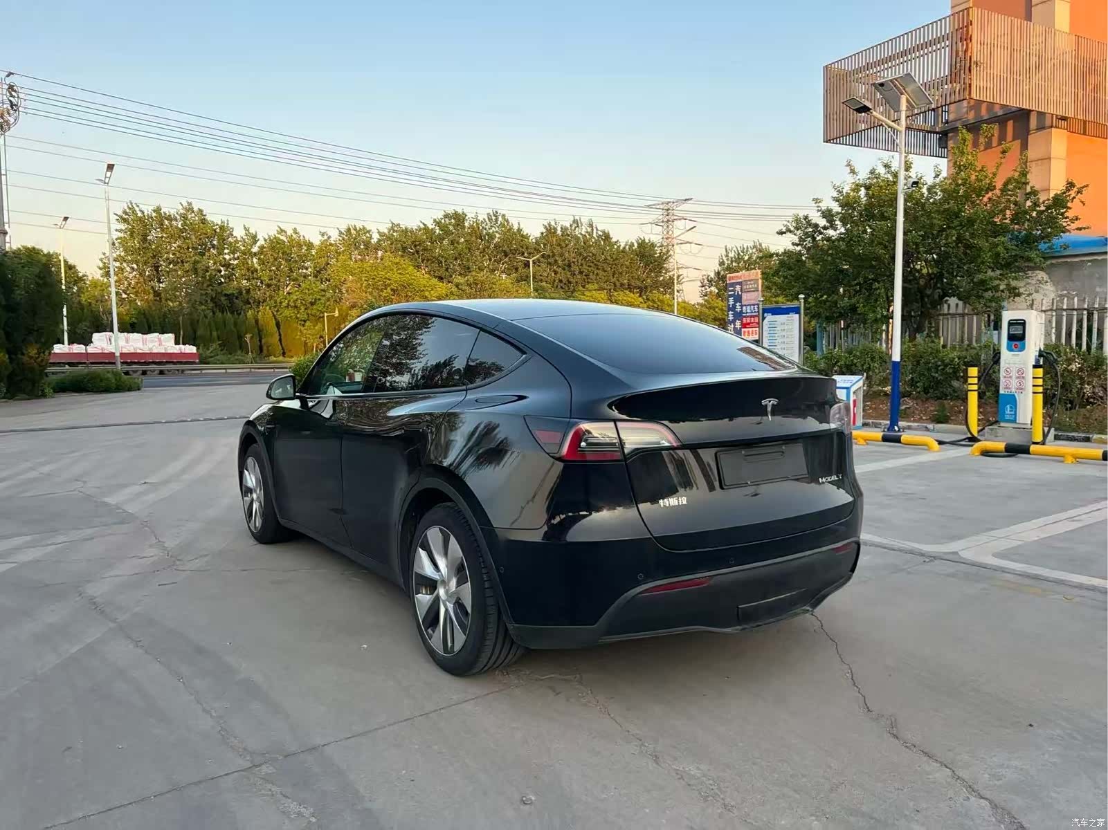 Tesla Model Y, 2023 7