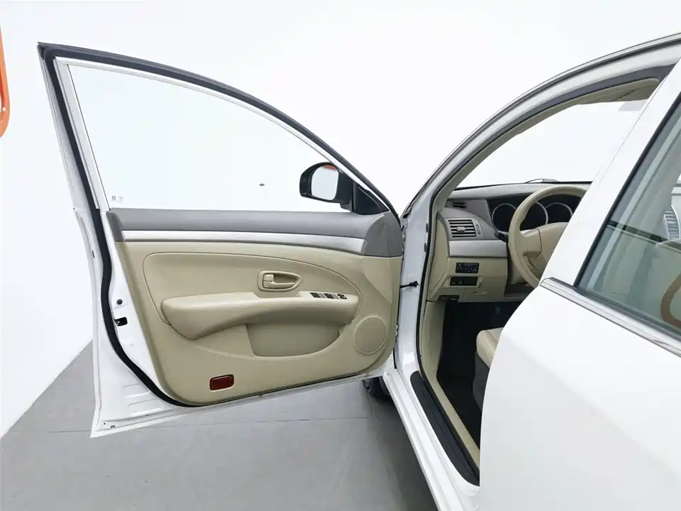 Dongfeng Junfeng E11K