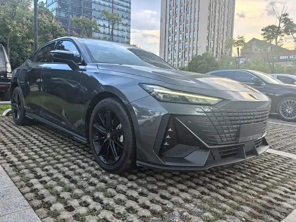 Changan UNI-V