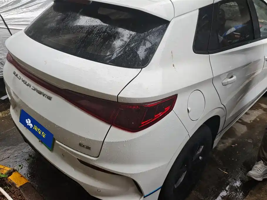 BYD e2