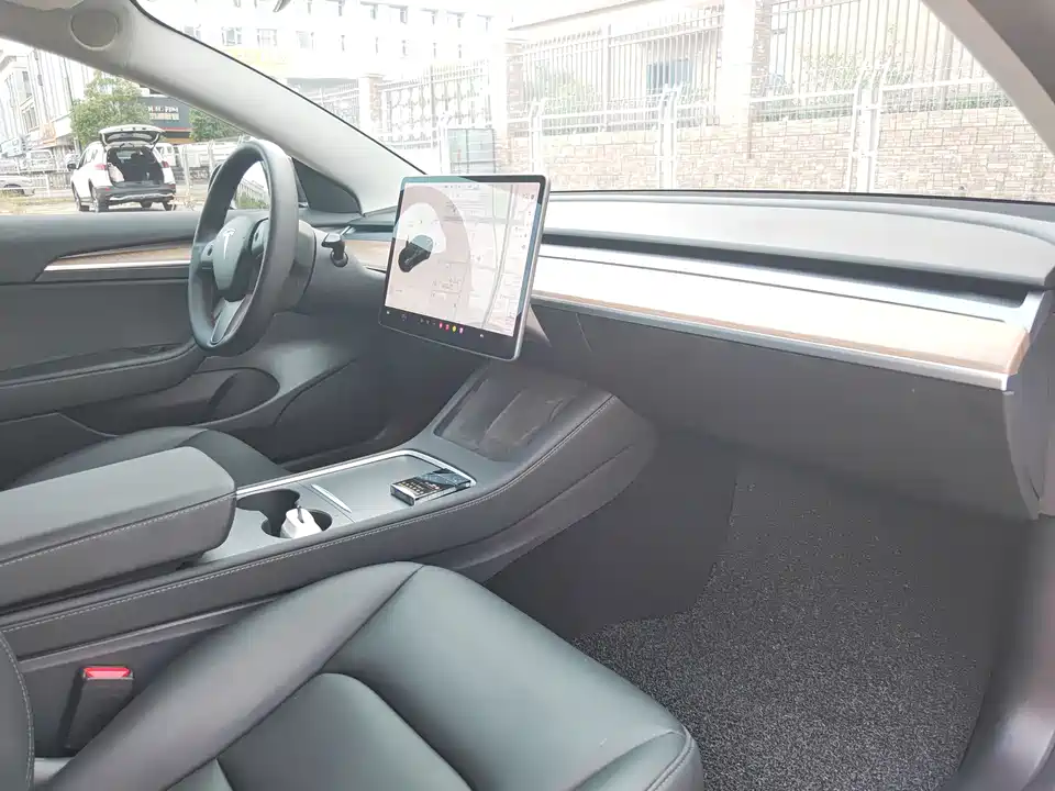 Tesla Model 3 Tesla Model 3