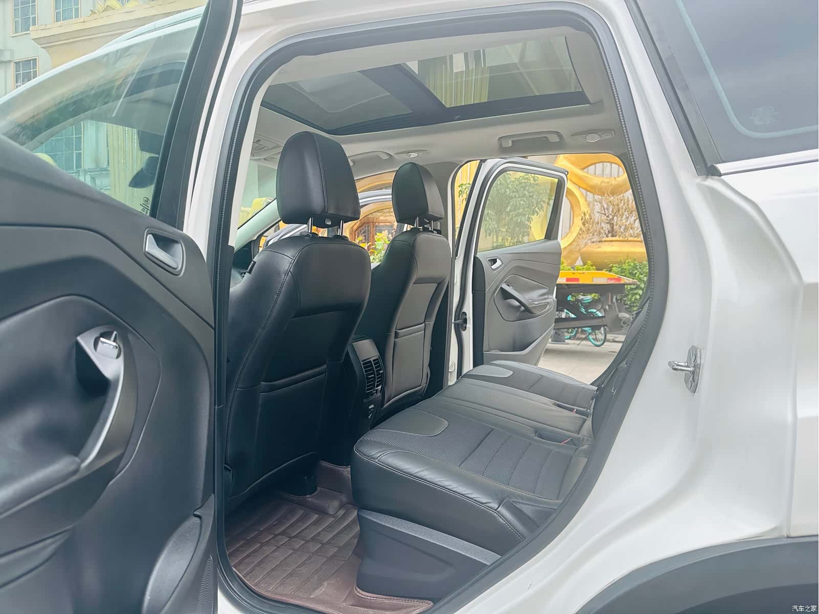 Ford Kuga, 2014 9