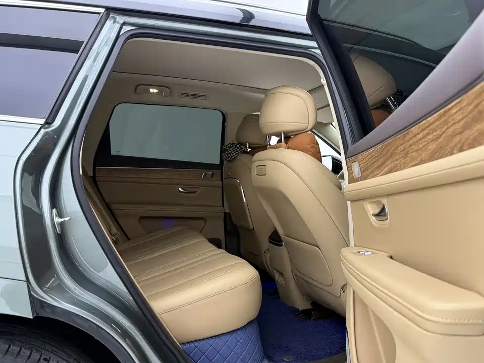 AITO Ask the world M7