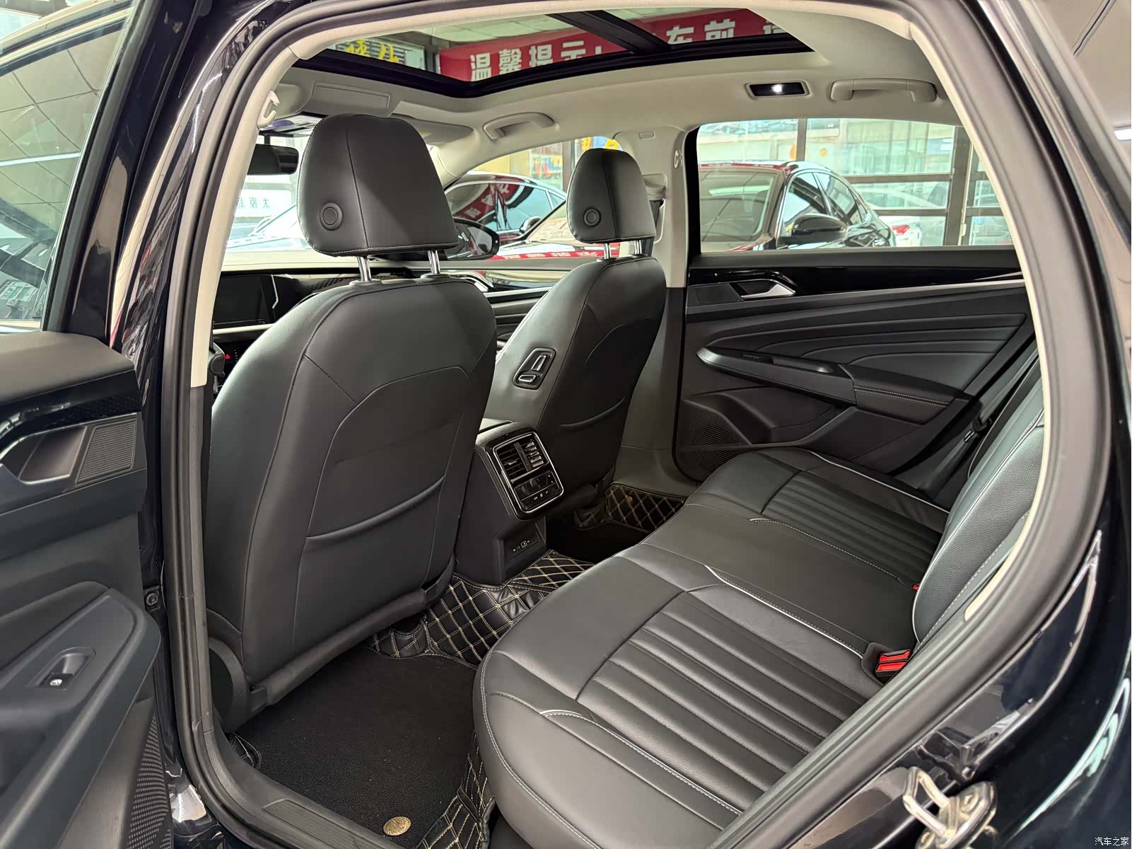 Volkswagen Passat, 2023 6