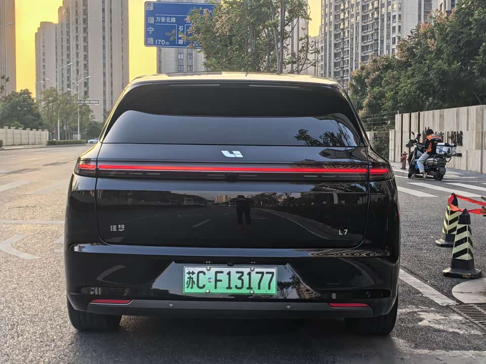 Li Auto Ideal L7