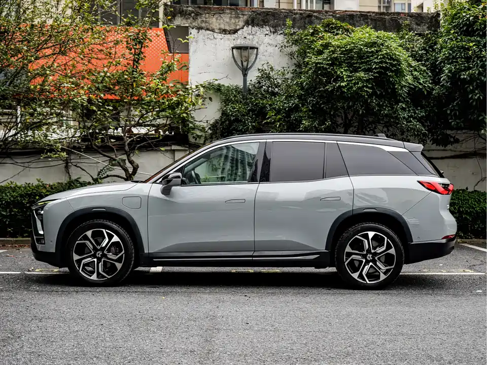 NIO ES8