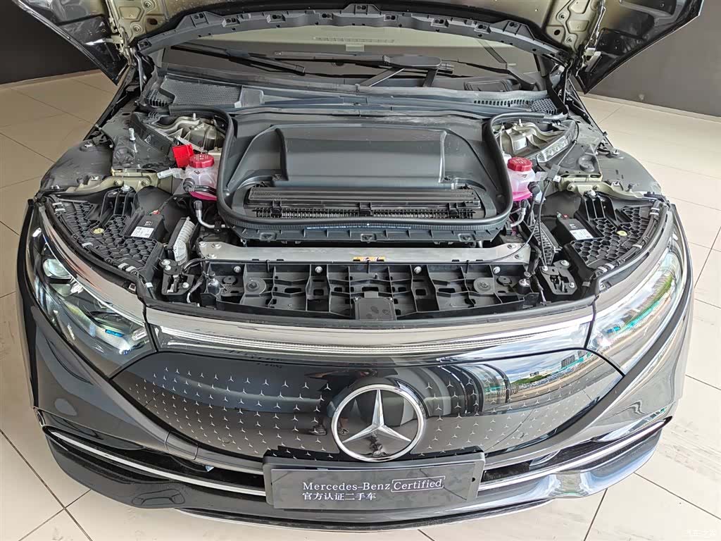 Mercedes-Benz EQS, 2025 4
