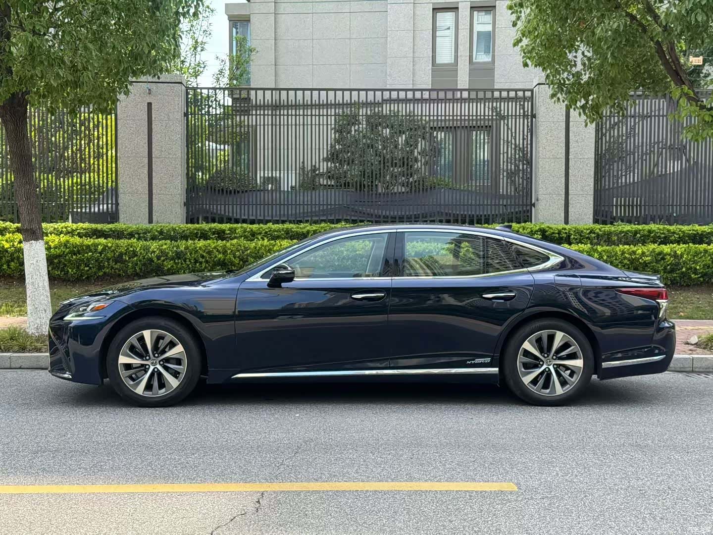 Lexus LS, 2020 11