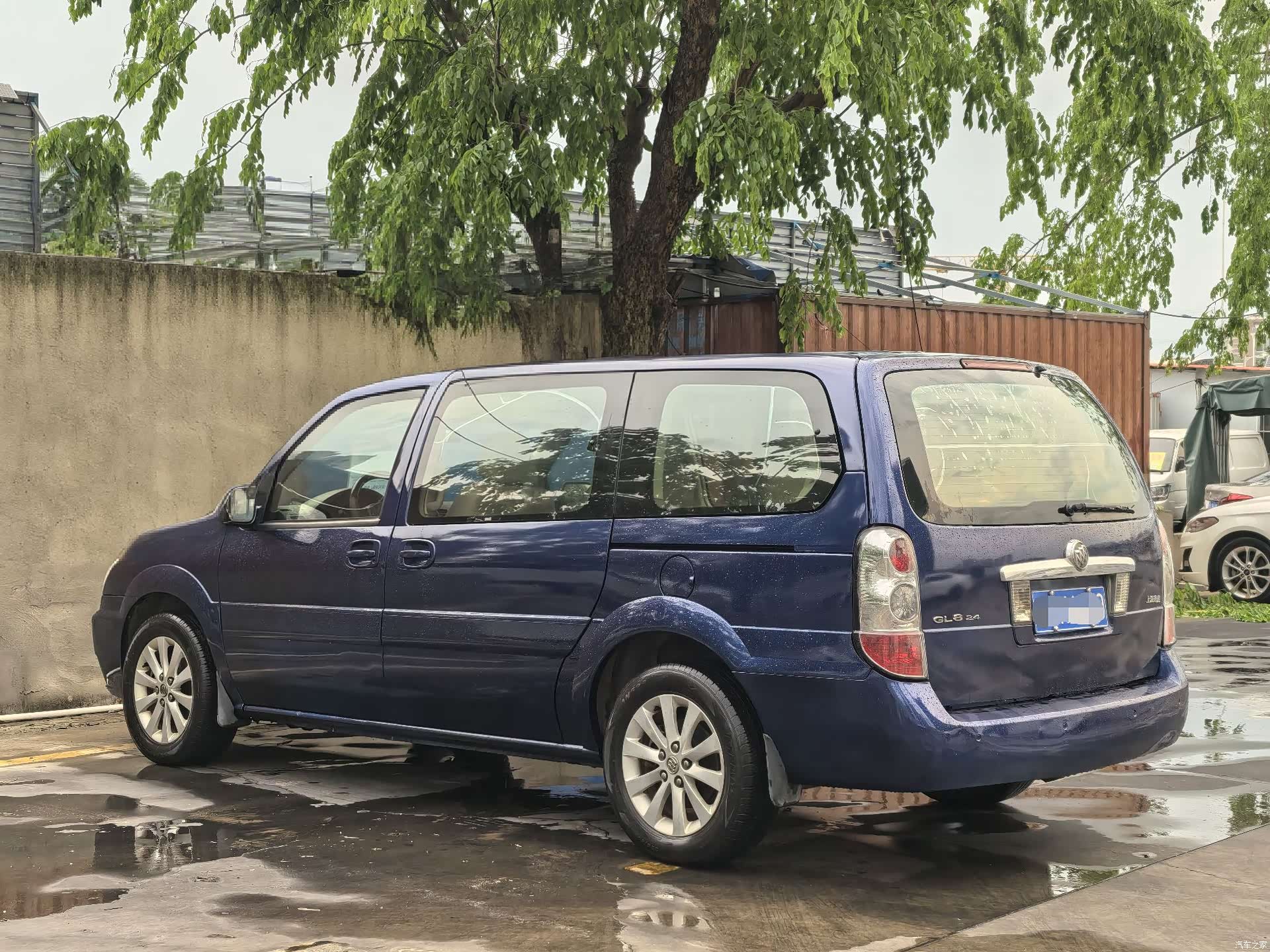 Buick GL8, 2013 9