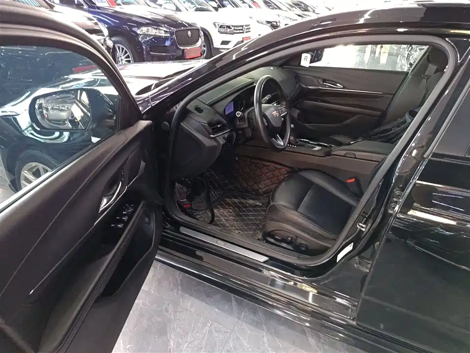 Cadillac CT4