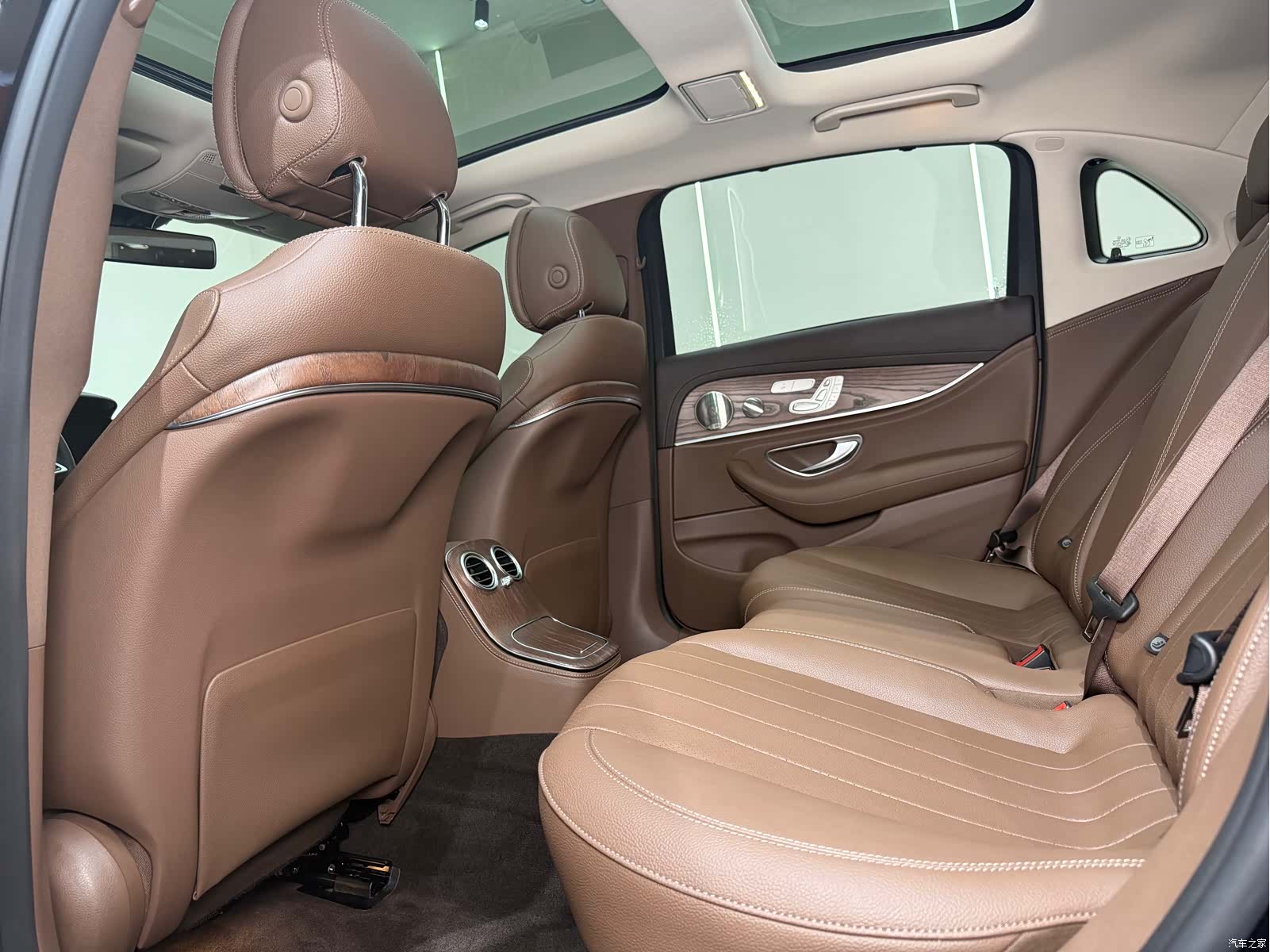 Mercedes-Benz E-Class, 2023 все фото