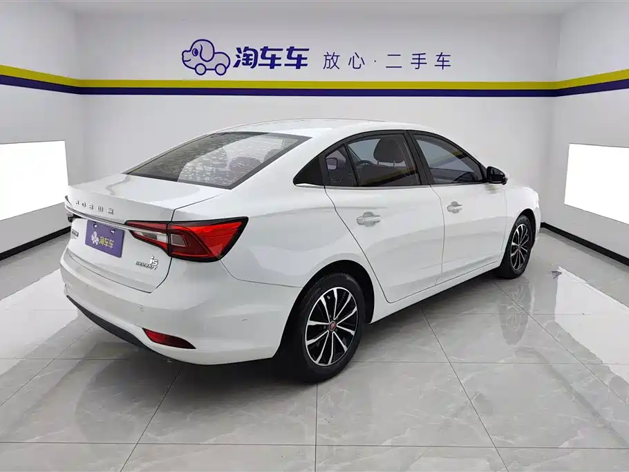 Roewe i5