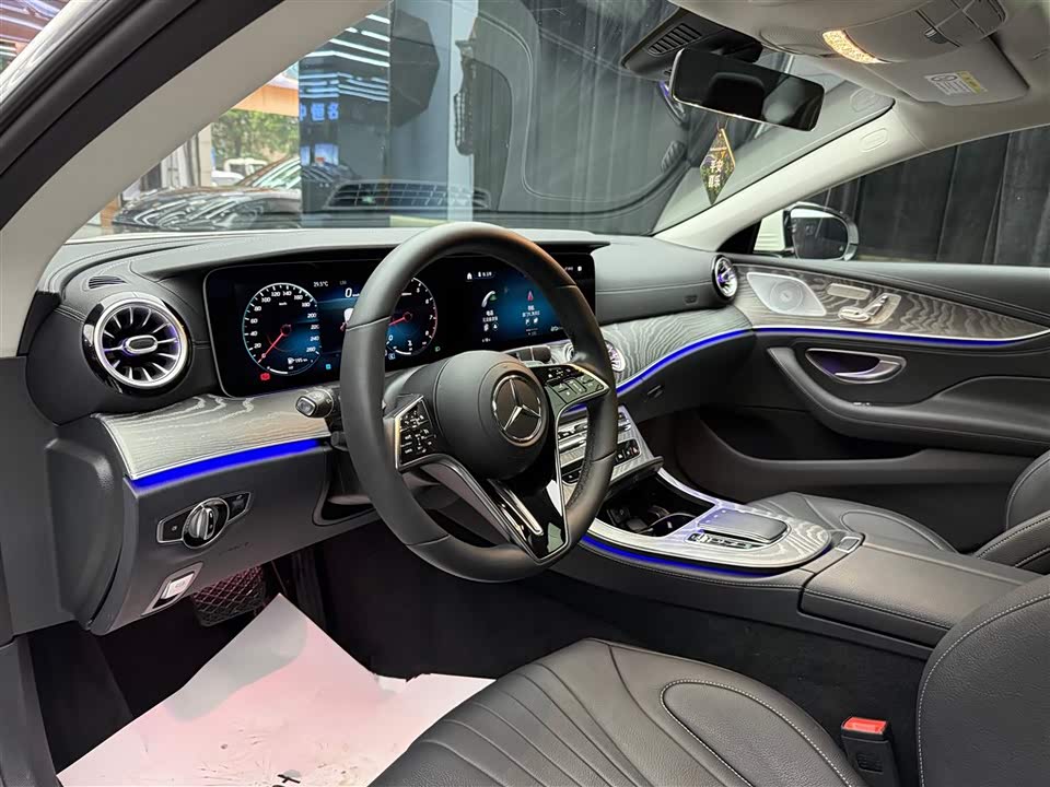 Mercedes-Benz CLS