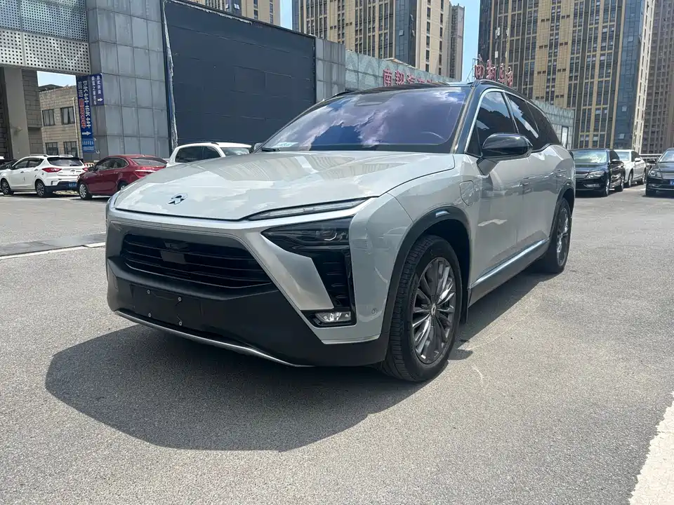 NIO ES8